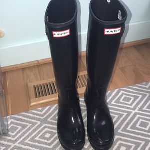 BARELY WORN HUNTER BOOTS